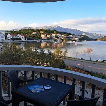 By The Sea Lumbarda, Korcula - 4385