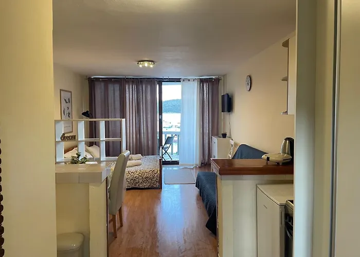 By The Sea Lumbarda, Korcula - 4385 아파트 *